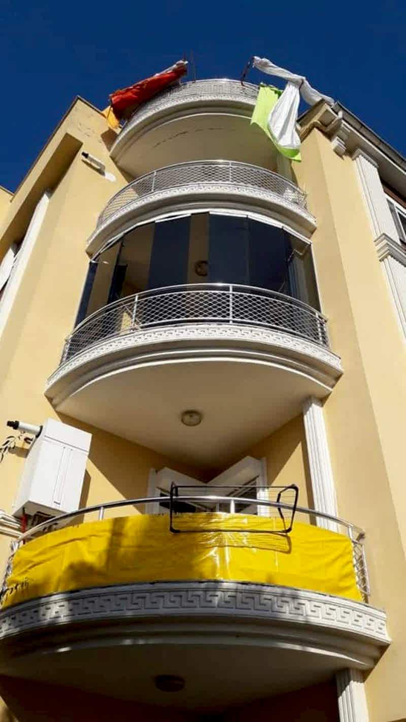 Oval Katlanır cam balkon